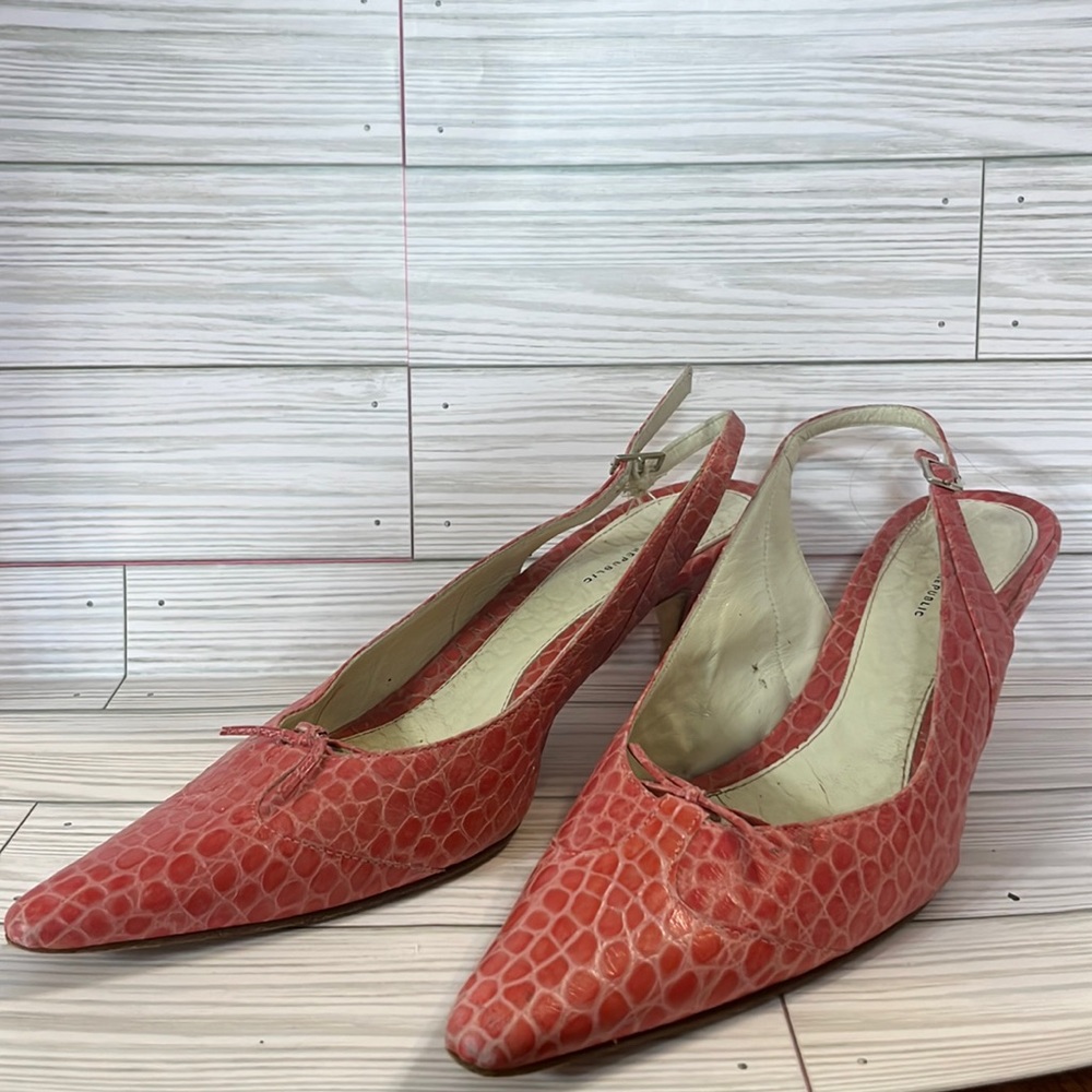 Banana republic leather alligator print clutch